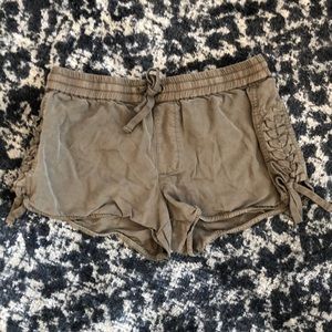 PAM & GELA SHORTS - NEVER WORN